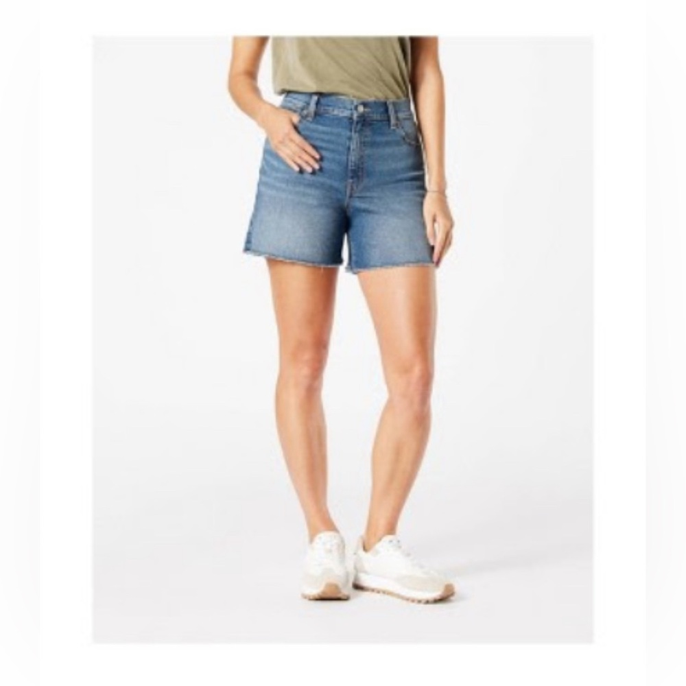 Denizen from Levi’s NWT Vintage High-Rise 5” Shorts